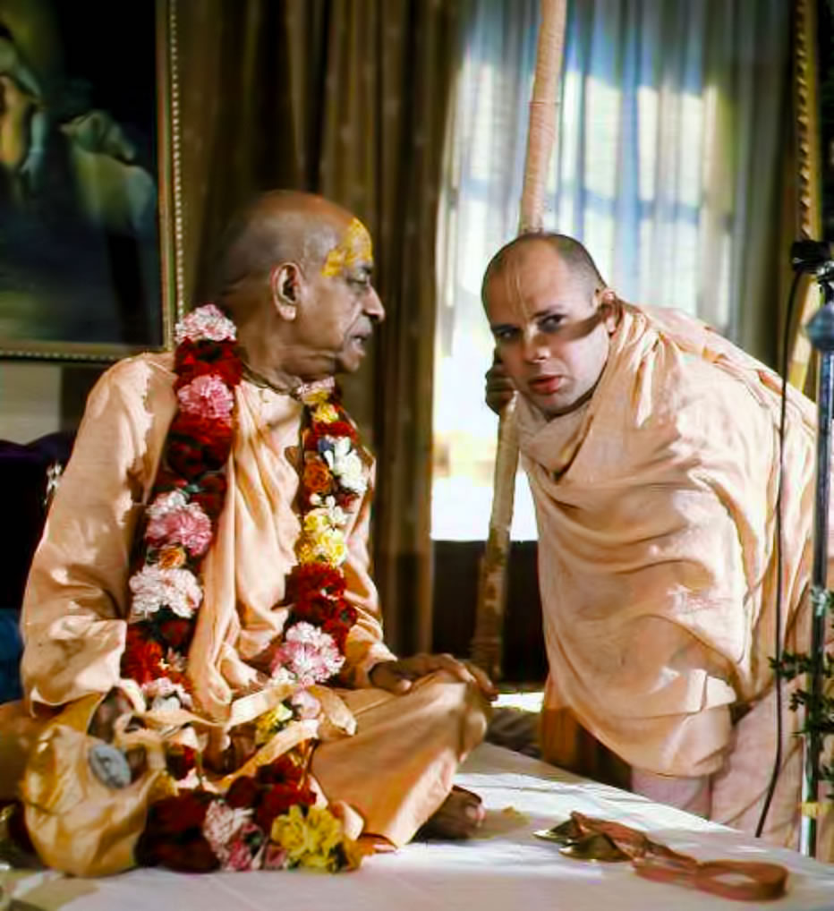 Srila Prabhupada confering with Brahmananda