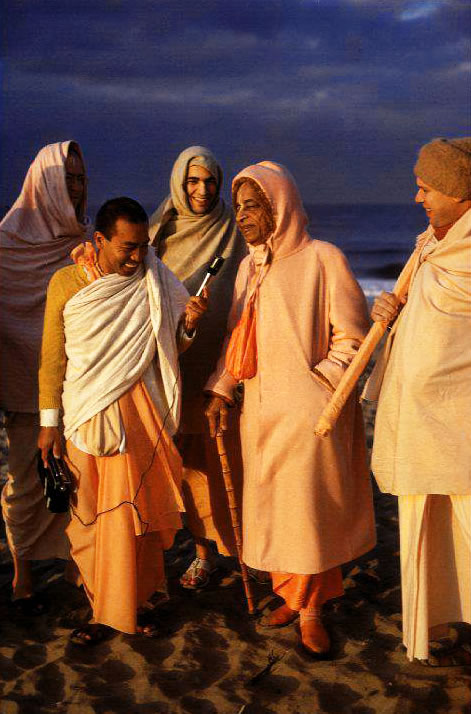 Srila Prabhupada on Venice beach discussing "Life comes from Life."